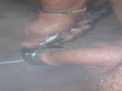 Kupanje kite vrelim tusem za dame mame i sve koje vole velik kurac