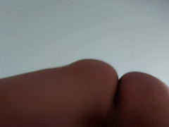 Ceo mi nabija i svrsavau mene